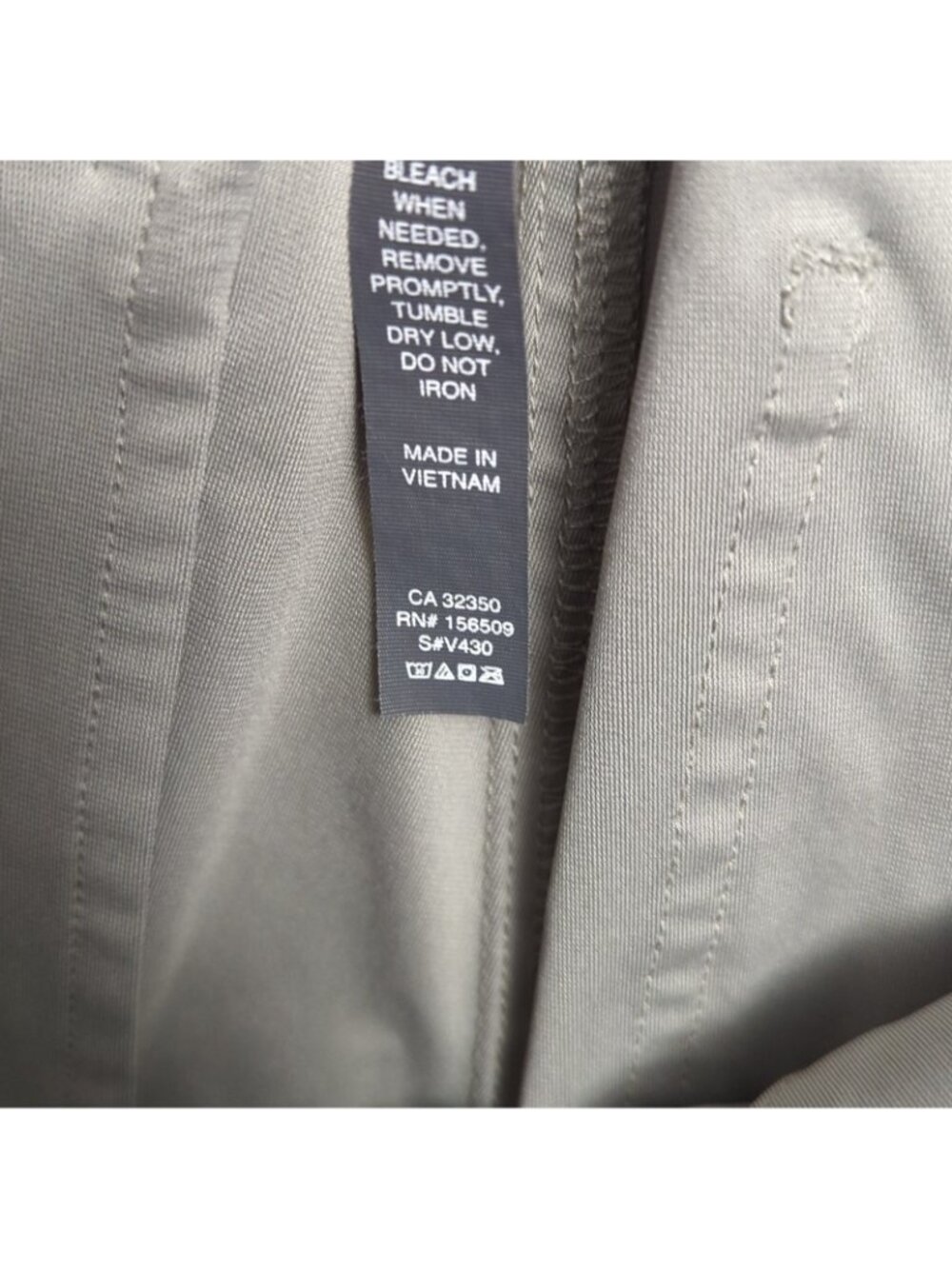 Vuori Meta Pants Men's 30 Gray 5 Pocket Chino Performance Stretch Casual - Picture 11 of 14
